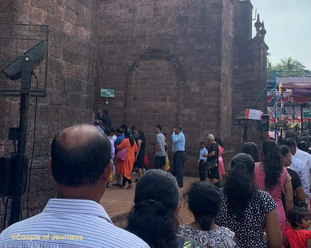 Crowd at Goa Velha - Basilica of Bom Jesus