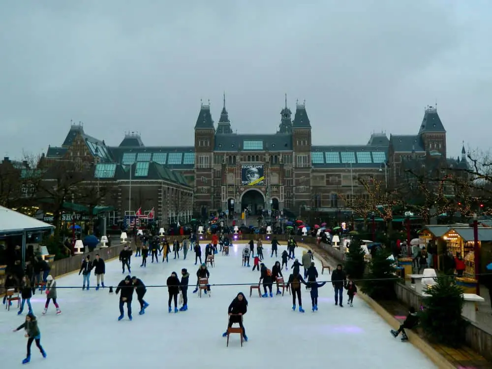 Ice Skating at the Karlsplatz will cheer you on. Surrounded by festive vibes and Christmas spirits, one should definitely visit this place. 