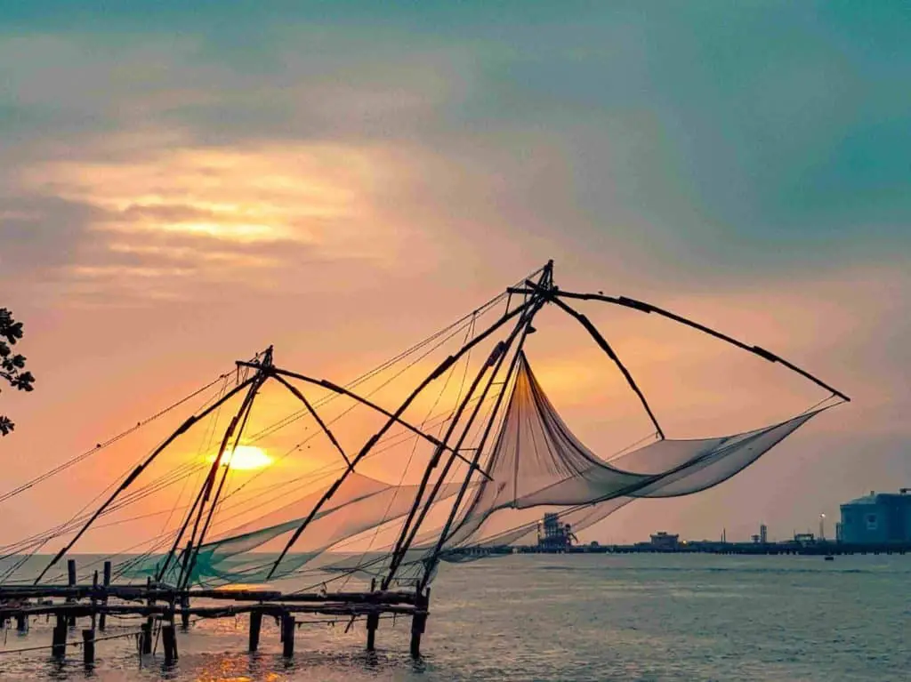 Kochi is a hub of rich culture, tradition and heritage. A romantic evening walk through the city's vibrant streets and markets will definitely satiate your wanderlust.