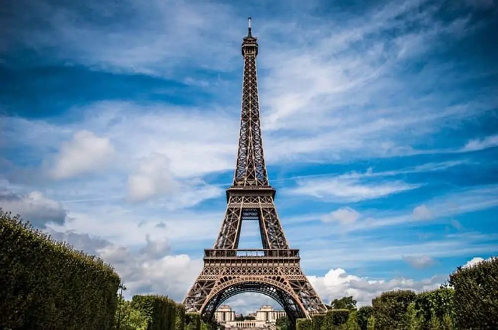 Fall in love in the 'City of Love', enjoy a warm cup of coffee with a croissant with the view of the Eiffel Tower. 