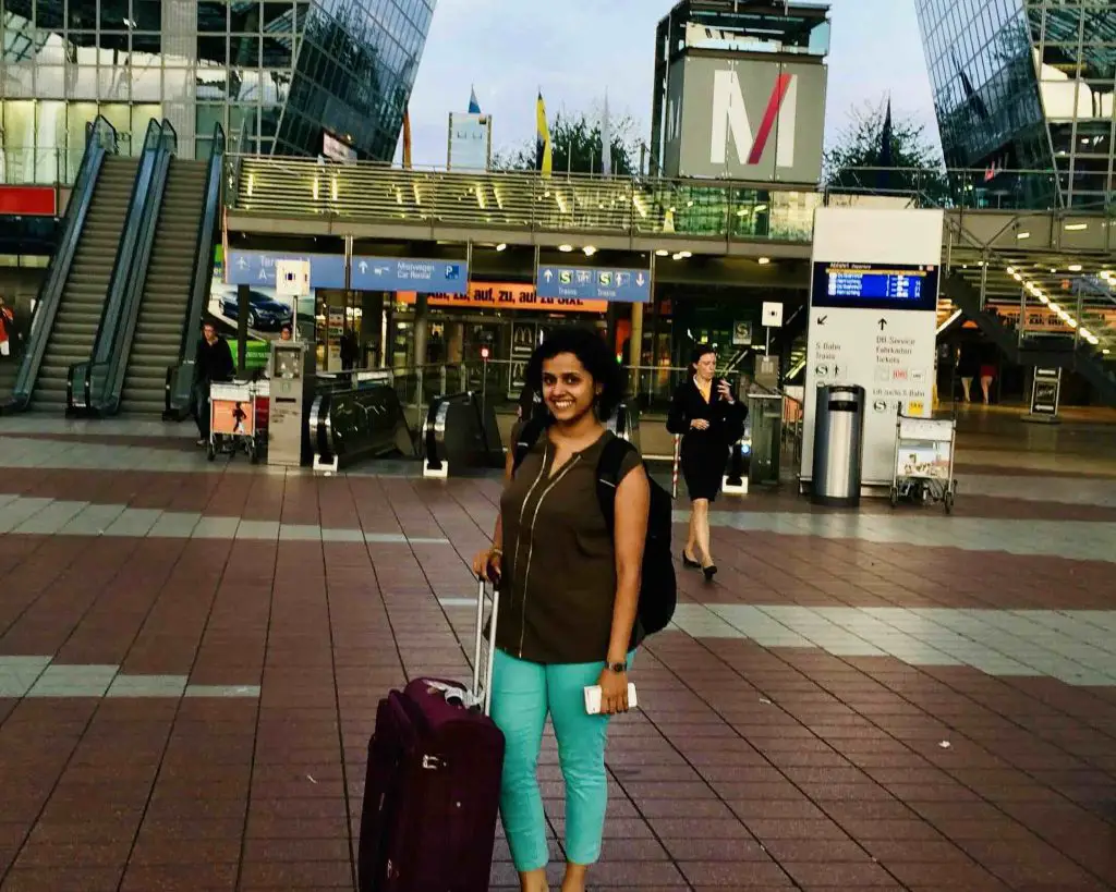 Vrushali in Munich 
 at the Airport to signifiy Munich in December