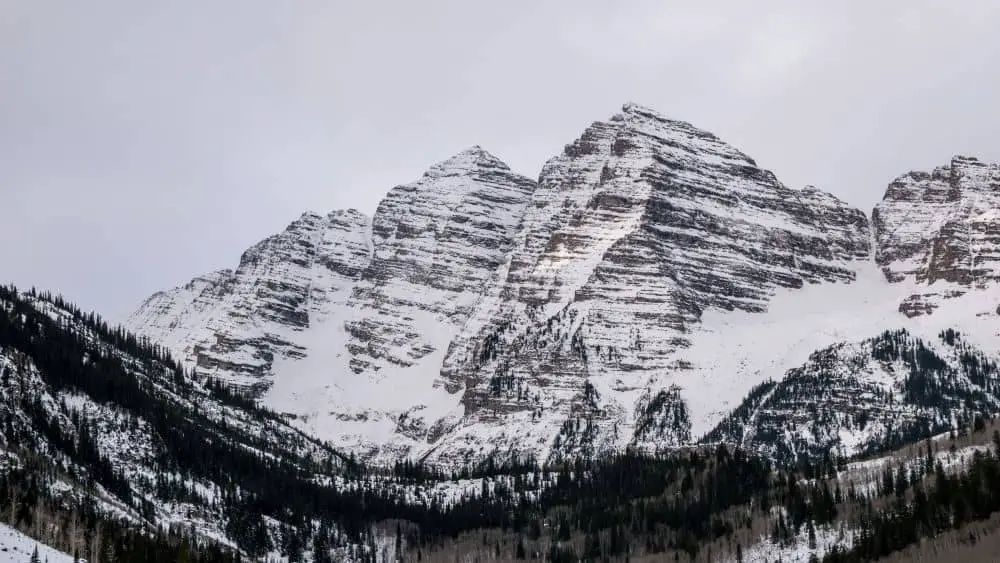 Spend your winter honeymoon skiing down the slopes of Aspen's majestic mountains and enjoy a hot air balloon ride.