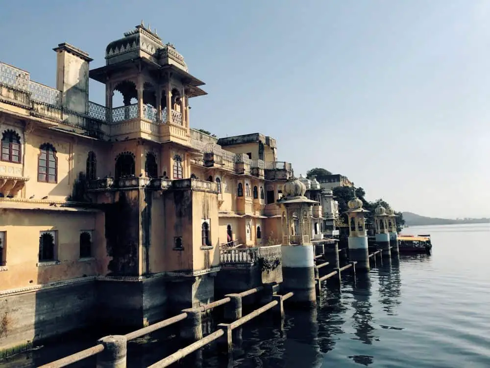 Udaipur, is the city of lakes in Rajasthan. Enjoy a camel ride through the stunning Thar desert and take in the architectural beauty of this heritage city.